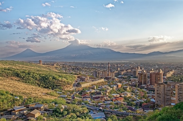 La capitale dell’Armenia: ecco cosa c’è da vedere e che piatti gustare a Erevan
