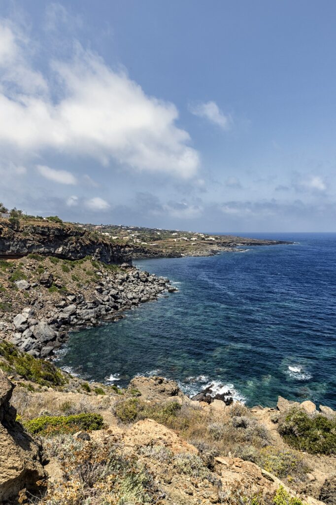 Isoletta a sud di Pantelleria: cosa fare e dove alloggiare a Linosa?